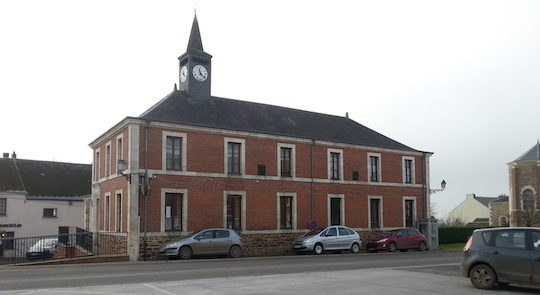 La mairie & logements d'Eteignière, photo ALE 08