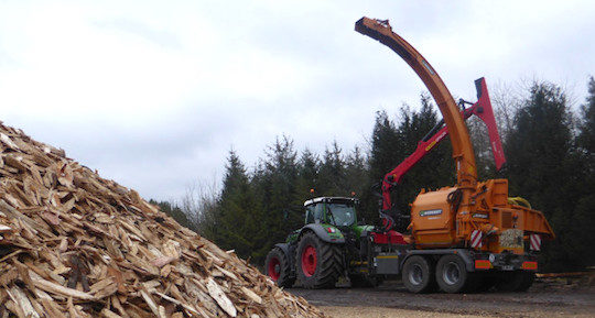 Déchiqueteuse Valormax Noremat D-56100 en démonstration, photo FD CUMA de Basse Normandie
