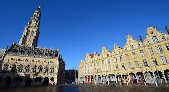 Beffroi et petite place d'Arras, photo Frédéric Douard