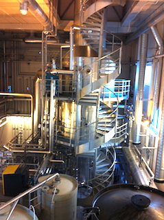 La tour de distillation de l'installation de traitement des digestats de l'usine de méthanisation Ege Biogass en Norvège, photo France Evaporation