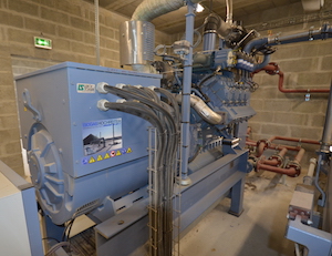 Le module de cogénération BIOGAZ HOCHREITER avec son moteur Deutz et son alternateur Leroy-Somer, photo Frédéric Douard