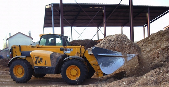 Chargeur pour le remplissage du silo, photo Vitry Habitat