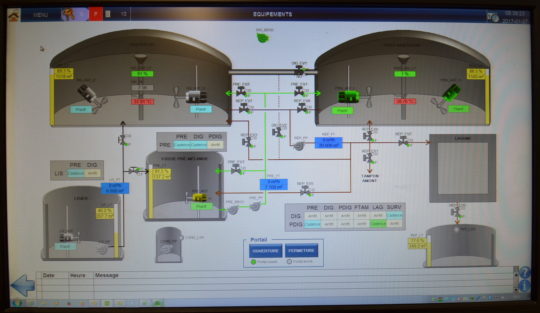Ecran de supervision de la méthanisation, photo Frédéric Douard - Cliquer sur l'image pour l'agrandir.