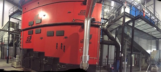 La chaudière Compte R. de 8 MW à rafle de maïs chez KWS à Corps-Nuds près de Rennes, photo Compte R.
