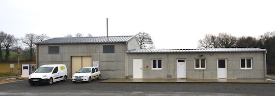 Le bâtiment administratif, électrique et hydraulique des Energiculeurs de l'Oust, photo Frédéric Douard