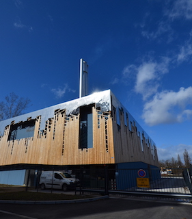 Le bâtiment de la chaufferie du Wacken à Strasbourg, symbole de le transition énergétique, et hébergeant une chaudière Compte R. à rafle de maïs, photo Frédéric Douard