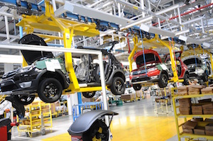 Les lignes de production de l'usine Renault de Tanger utilisent la chaleur de la biomasse pour l'application de la peinture des véhicules, photo Renault