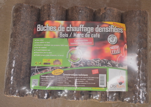 Briquettes à base de marc de café et de bois, photo Frédéric Douard