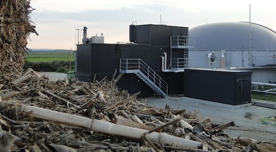 Le module d'explosion vapeur des intrants est installé sur trois étages de conteneurs sur le site de Parndorf en Autriche, photo BS