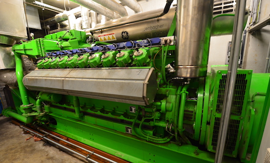 Le moteur de cogénération d'Agrivalor, photo Frédéric Douard