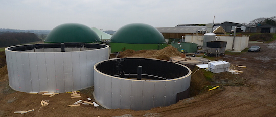 Les installations de méthanisation de la SCEA Ropert à Bréhan, dans leur seconde phase de construction fin janvier 2017, photo Frédéric Douard