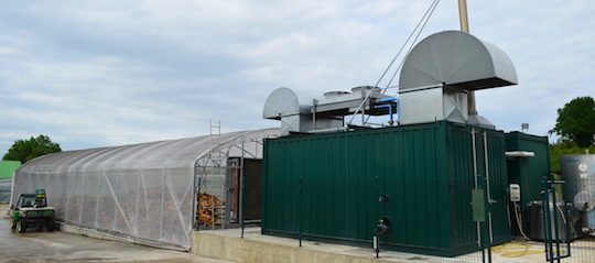 Séchage de bois-énergie à la centrale de cogénération de Clottes Biogaz en Dordogne, photo Frédéric Douard