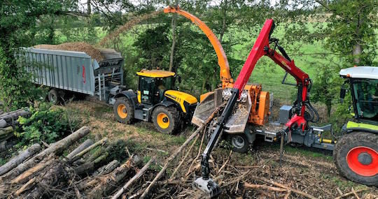 La déchiqueteuse de bois Valormax D56-120 de l’entreprise normande AGB