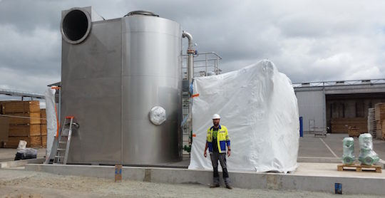 Un condenseur de fumée Caligo à la scierie Piveteau de Sainte-Florence