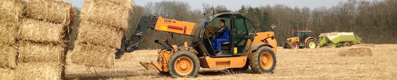 Récolte de miscanthus en balles, photo Frédéric Douard