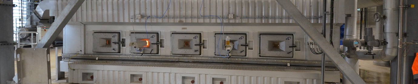 063_Portes de surveillance de la chaudière bois AET de BCN, photo Frédéric Douard