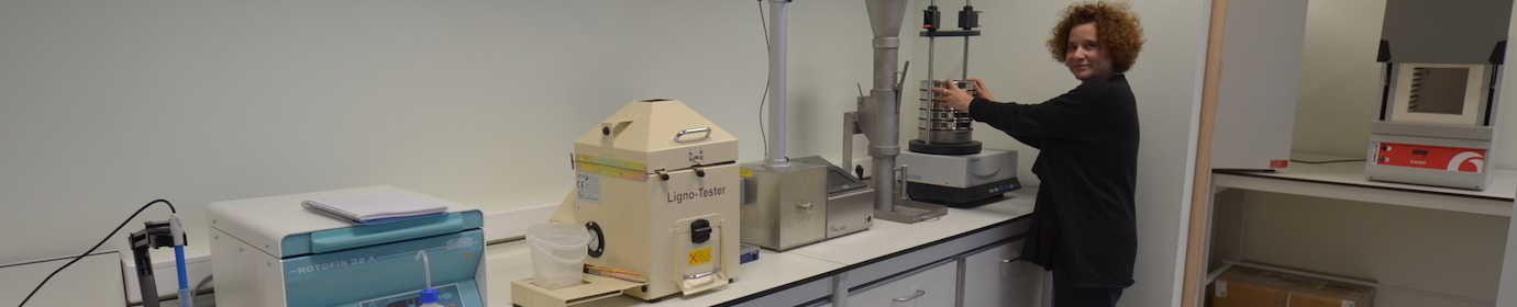 082_Laboratoire de granulation à La Roche-en-Brenil, photo Frédéric Douard