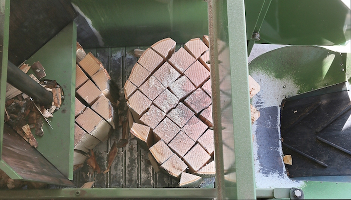 La scie-fendeuse de bûches TM 1200+TB 900 Pezzolato pour les bois de gros diamètre