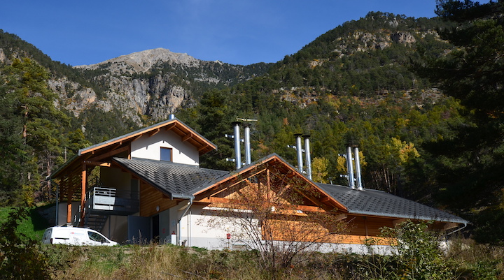 Le Centre Médical Chant’Ours à Briançon chauffé par six chaudières bois en cascade