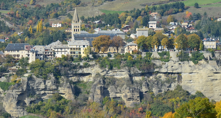 Embrun et Serre-Ponçon, les collectivités moteur d’une économie locale du bois-énergie