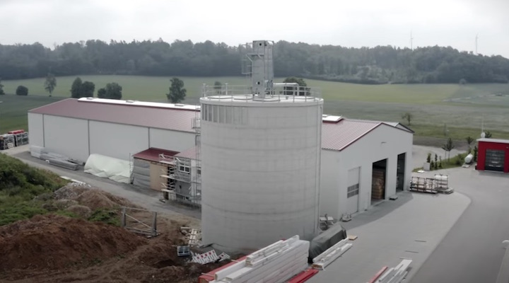 Keitelhaus broie l’ensemble de ses chutes de bois pour chauffer ses ateliers